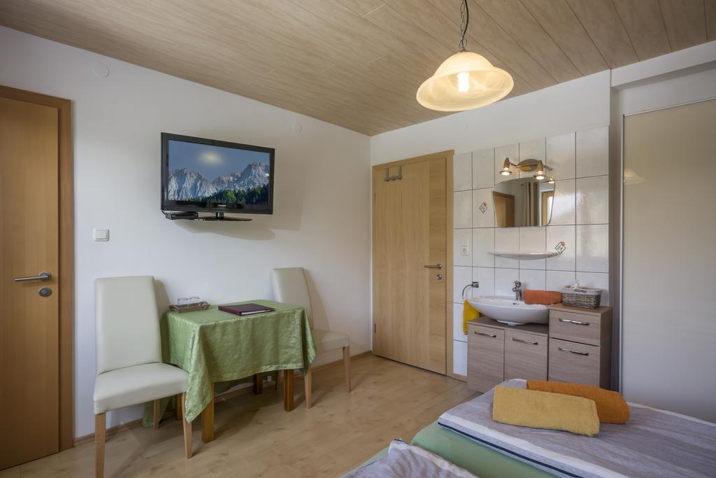 Haus Enzian Hotell Thiersee Exteriör bild